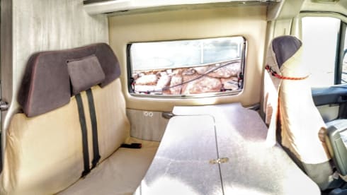 Jessie – Jessie, Camperbus Roller Team 4P, nice and compact and yet luxurious, shower and toilet