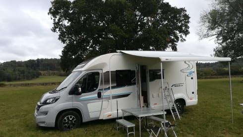 Wanderlust – Modern 6-Berth Motorhome with 5 Seatbelts - Your Adventure Awaits!