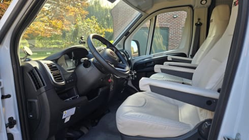 Pilote Xplorer – New bus camper Pilote Vega_630J