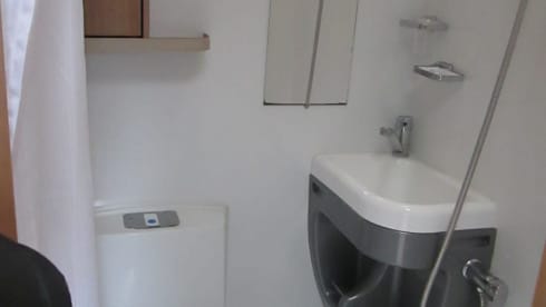 Pistol – Bailey Approach Advance 665 2.2 130 BHP 6 BERTH End lounge Air con euro 6 