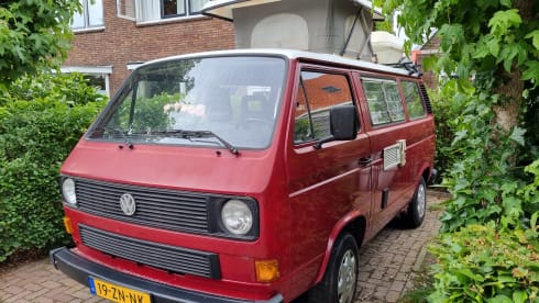2p Volkswagen bus from 1983