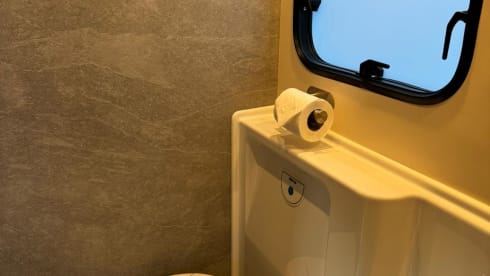 Eze – HR Adventures - Rimor Kilig 9 - 6 berth, 6 seat belt Motorhome