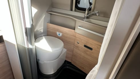 Dethleffs 600 Buscamper - 2023 - Automaat - 2 personen