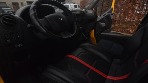 DigiDuck – DigiDuck: 3p Renault, all-in digital camping