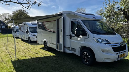 21 LMC 660 G – 22 LMC Tourer H660G 2 person Camper