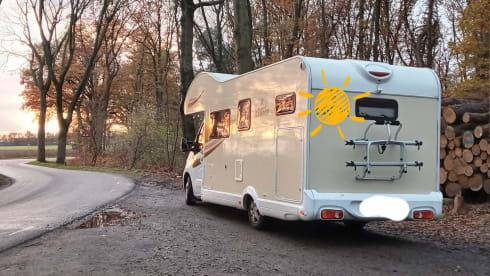 Happy Tour – 6 person Ahorn family camper Alcove 2018 with fixed beds LAST MINUTE