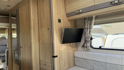 Cuben  – 6 berth Peugeot semi-integrated from 2017