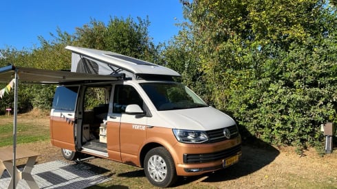 Ventje_Pezarro – Camper Ventje- Luxury VW T6 automatic for 4 people
