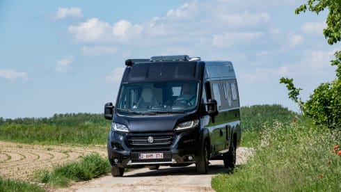 The Black Pearl – Campervan "VANTourer 630L"