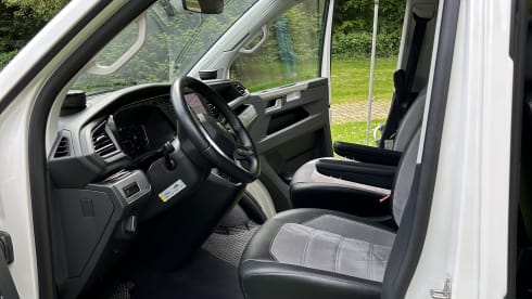 4p Volkswagen campervan uit 2020