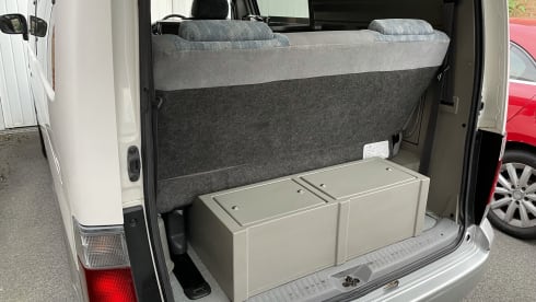 Bertyventurer – 4 berth Mazda bongo to hire with awnings let your adventure begin here