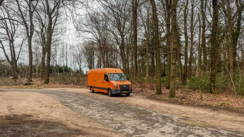 Very Spacious Luxury Off-Grid Camper – Freedom, Comfort & Adventure on Wheels!