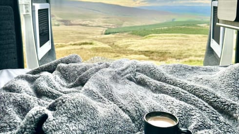 Valerie – Luxury 5 Birth Camper