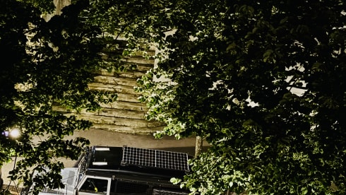 The Silver Bullit – Landrover Defender (Portugal) 110 One-of-a-kind 4x4 Offroad camper