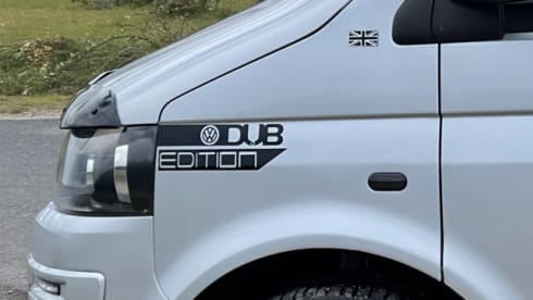 QUICK SILVER – QUICK SILVER T5.1 4 BERTH CAMPERVAN WITH POPTOP ROOF ( T32 STARTLINE LWB ) 