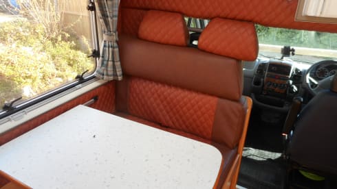EASY 1 MOTORHOME HIRE JUST TURN UP AND GO