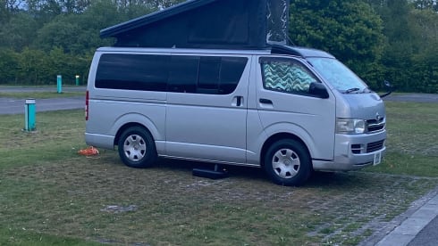 Yoshi – 4 berth Toyota campervan from 2010