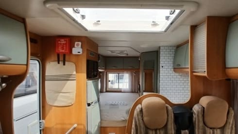 The Memory Maker – Cosy 4 Berth Motorhome