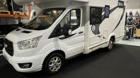 LITTLE VIP 4 – LUXURY 4 BERTH