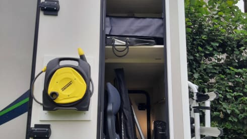 Beautiful recent 2p Chausson 640 semi-integrated from 2021