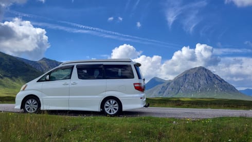 Toyota Alphard Automatic Bi-Fuel (Petrol / LPG)  