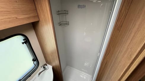 Annie T – 6 berth Autotrail alcove from 2018