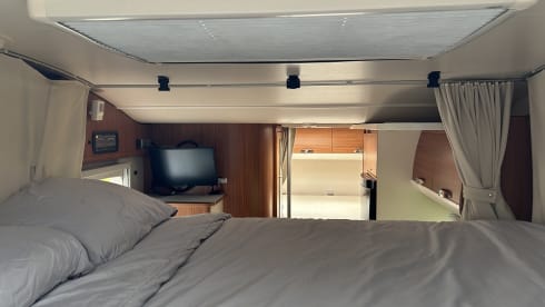 4p Adria Matrix M680SP semi-integrated from 2010