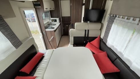 4 personnes Benimar Tessoro 486 Semi-intégré