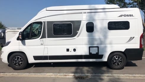 Possl – Fully equipped campervan with lifting roof