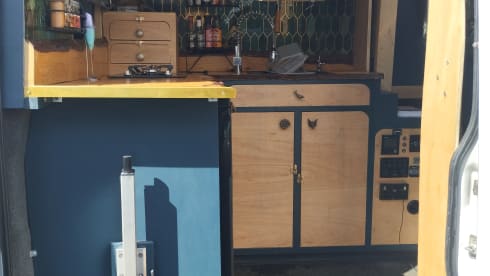 3 Schlafplätze. Anderer Bus aus dem Jahr 2017