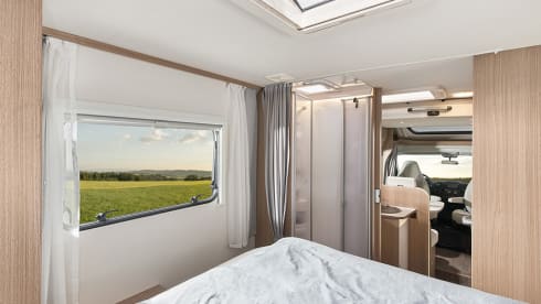 Carado T339 – ULTIMATE FREEDOM! Luxurious and complete camper with Queensbed and Luxurious interior