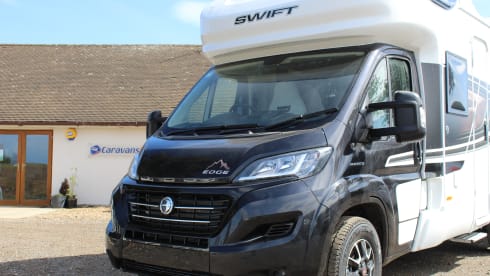 Little John – Our Luxury 2021 6 berth, Fixed Bed