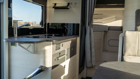 Chausson 3 – beautiful family camper, 5 persons with automatic transmission, built in 2024