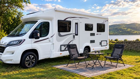 Camping-car Peugeot semi-intégré 6 couchages de 2018