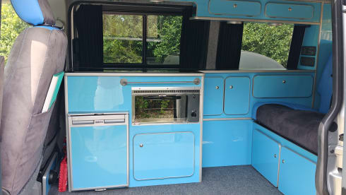 Ellice Mary – Camper Volkswagen a 4 posti letto del 2013
