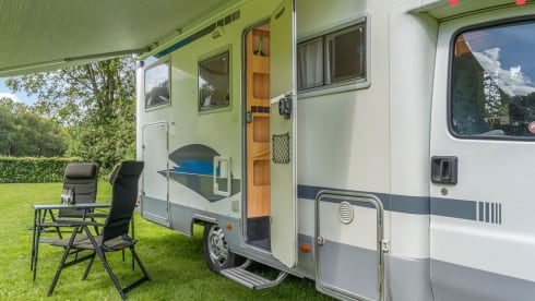 Jip  – Adria Camper from 2004 for 4p