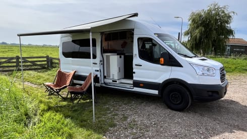 Nomad – Luxe Off-Grid Ford Transit – Airco – 6 kWh – Vrij Kamperen