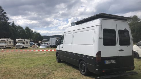 Campino – Camper with e-motorcycle + Stand up Paddle -30% discount possible