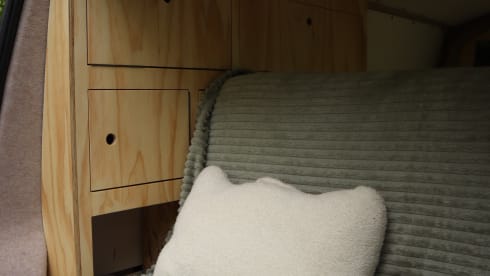 2p Volkswagen campervan uit 2013