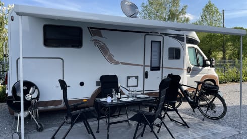 2. DelPi – Luxury mobile home Bürstner Delfin Harmony T726