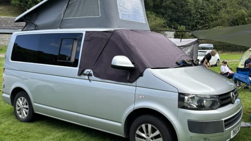 Vinny – 4 berth Volkswagen campervan from 2011