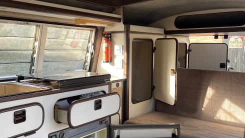 Sammy – VW Solar Hi-Top off grid Campervan 