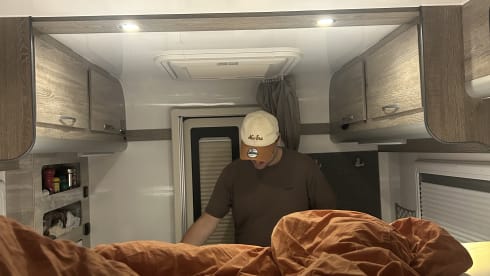 Frank & Frieda – Pick up & set up unit for 2 to 3 persons!