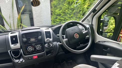 Bumble  – 4 berth Swift Select 184
