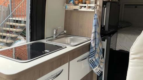 BusCamper Bavaria - 2 personen (+ 1 hond)