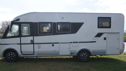 4p Adria Sonic plus 700 from 2023