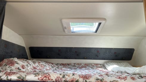 Ideal and cozy family camper, bicycle carrier for 4 or scooter, 2.8 JTD
