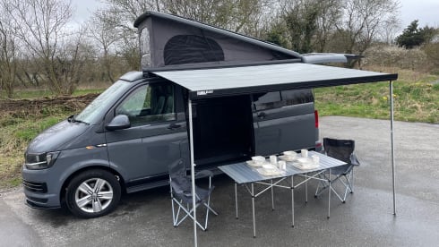 Christian Grey – Family Friendly T6 Camper, for 2-5 people "have a read on"