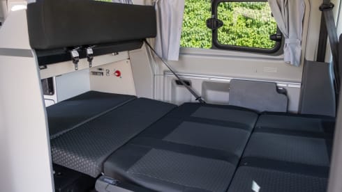 Adventure cooking and fun – 5p Ford campervan uit 2020