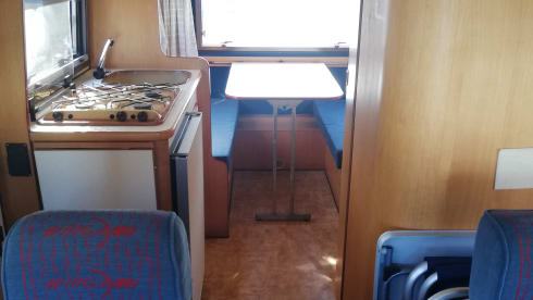 Erwing – Compact and spacious monocoque camper